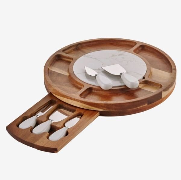 Kahverengi Ahşap Peynir Sunum Tabağı