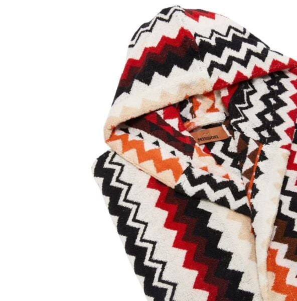 Best  Kırmızı Çok Renkli Zigzag Desenli Kapüşonlu Bornoz