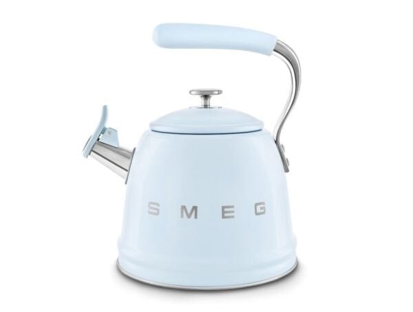 Smeg Retro Islıklı Kettle Pastel Mavi