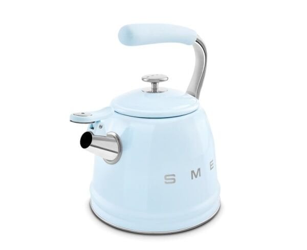 Smeg Retro Islıklı Kettle Pastel Mavi