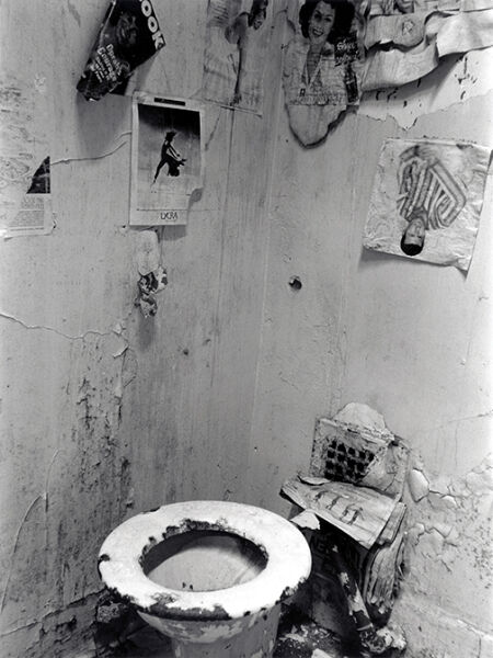 In Prison AirThe Cells Of Holmesburg Prison