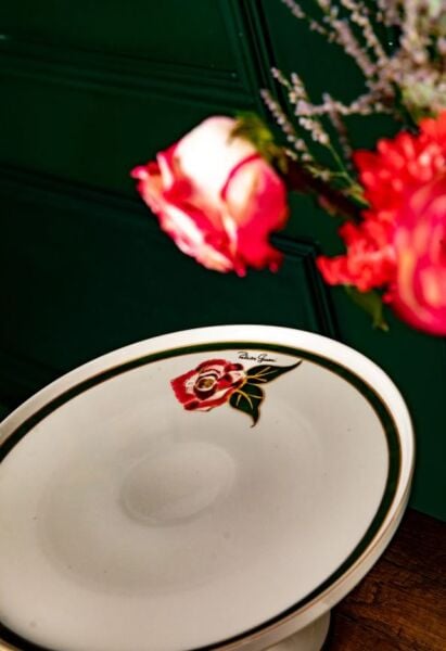 Gucci Rose Kek Standı 32,5x16,5 cm