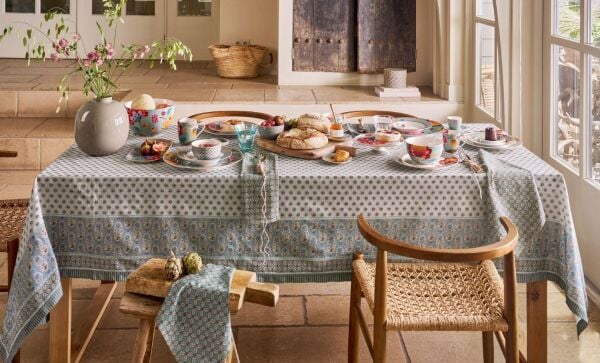 Çiçek Açan Masallar Mavi Yemek Tabağı 26,5 cm